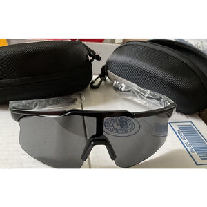 Sunglasses With Zip Case, Sunglass Strap And Cleaning Cloth. 14 Pair Available.